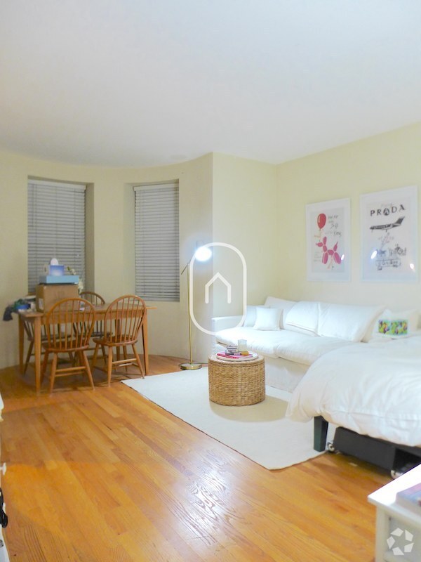 Building Photo - 67 Saint Botolph St Unit 4 Rental