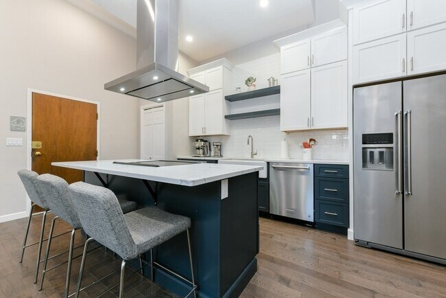 Photo - 743 E 4th St Unit 205