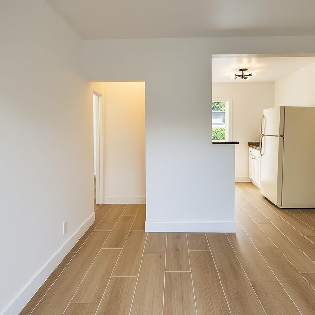 Photo - 1600 Center St