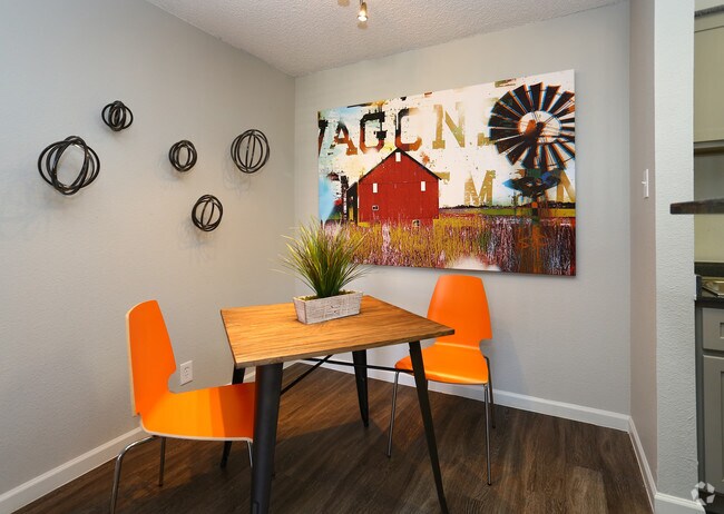 1BR-1BA 667sf Dining Room