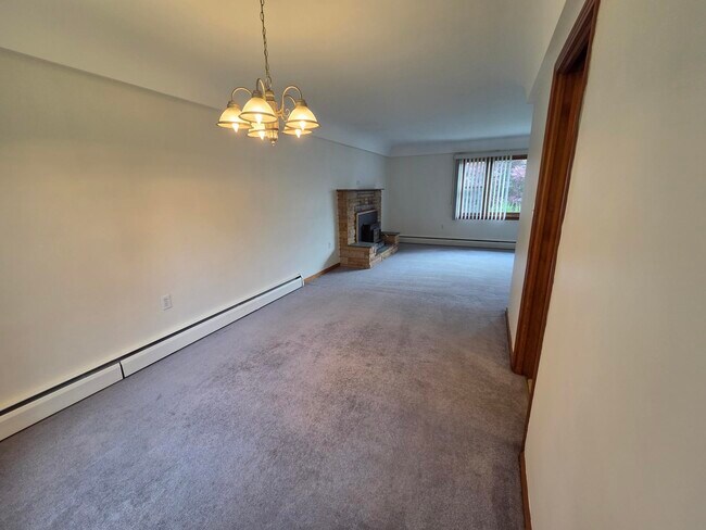 Photo - 208 Fischer Dr