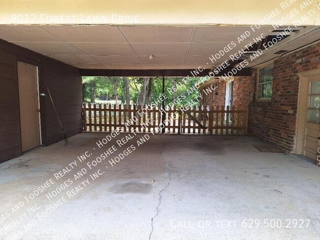 Photo - 9012 Forest Lawn Dr