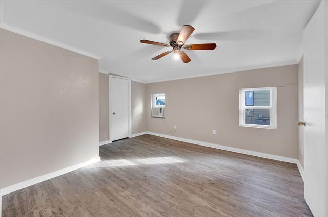 Photo - 416 E Avenue F