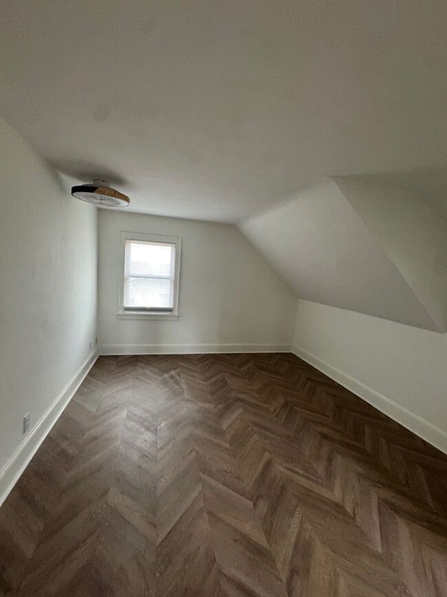 Photo - 4 Bed/ 1 Bath Home!! Bedroom Rentals for Students 9-10 Month Lease