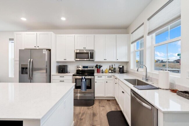 Photo - 5446 Second Ave