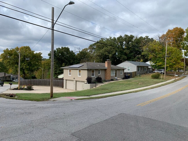 Photo - 624 NE 39th Terrace