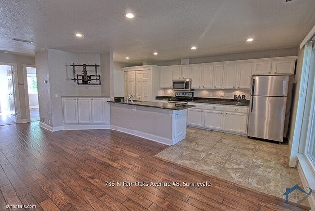 Building Photo - 785 N Fair Oaks Ave Unit #8