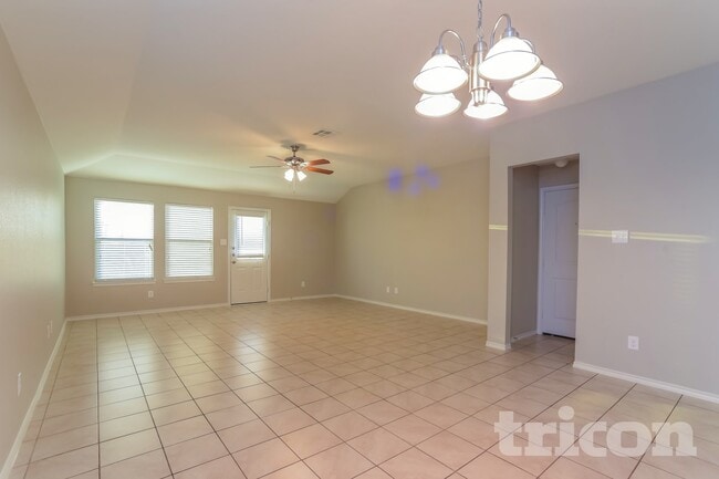 Photo - 2511 Glen Hollow Dr
