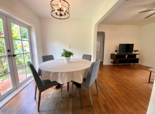 Photo - 4619 SW 10th St