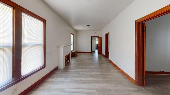 Photo - 108 2nd St NW