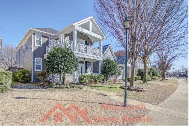 Photo - 1228 Island Pl E