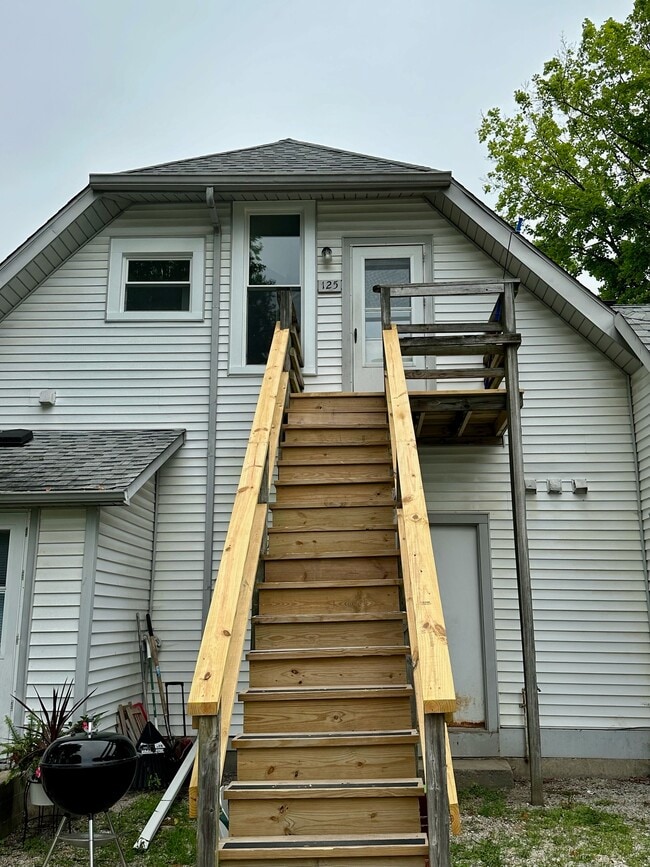 Building Photo - 121-125 N Jefferson St Unit 125