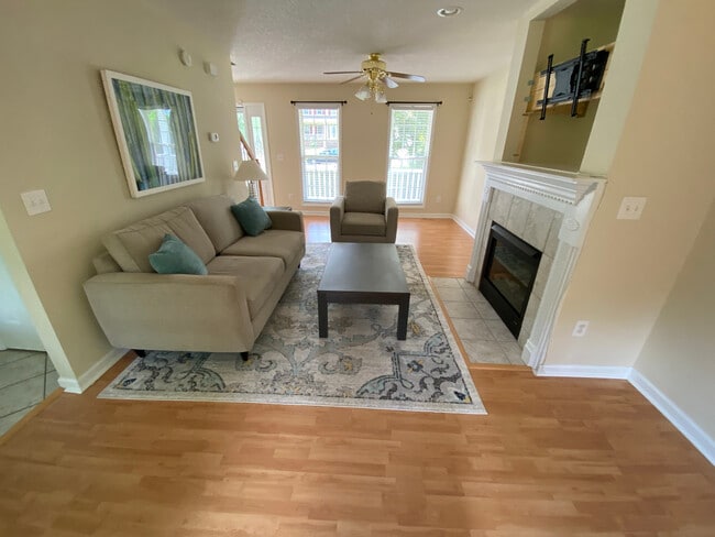 Photo - Room in House on Ujamaa Dr