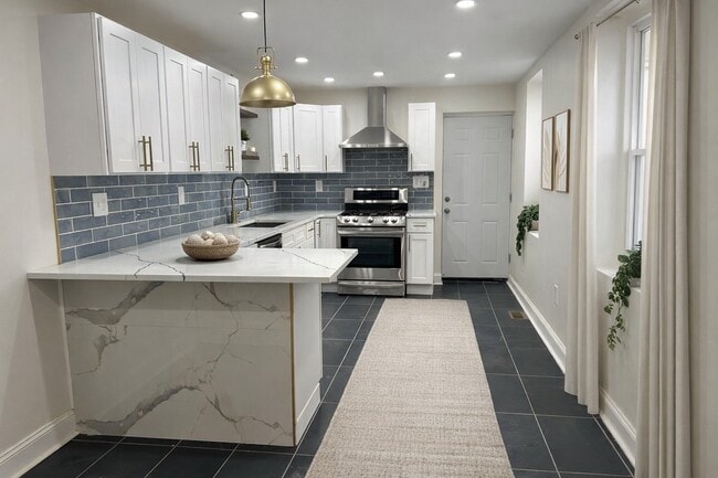 Building Photo - 2016 N Woodstock St