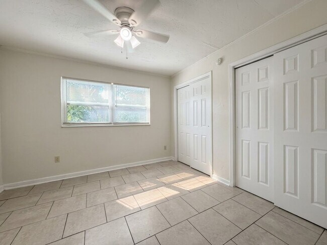 $1400 - 3 Bedroom 1 Bath