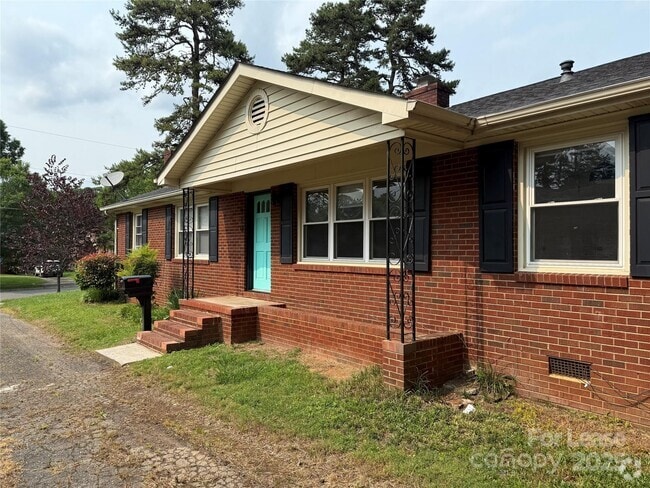 Building Photo - 1508 Woodhill Ln Rental