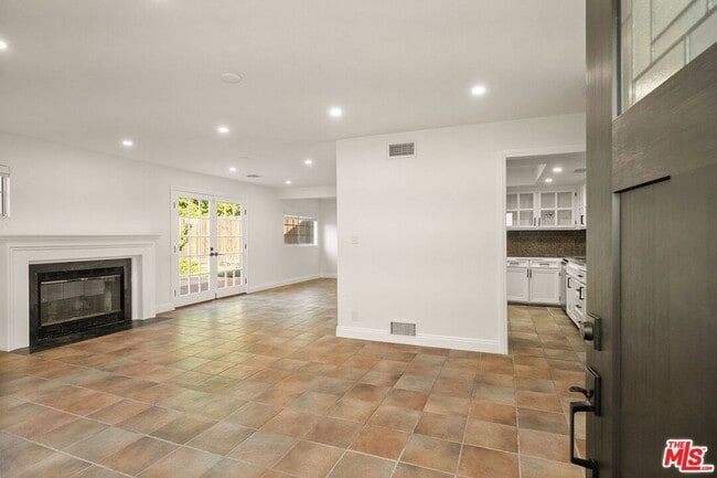 Photo - 15005 Killion St