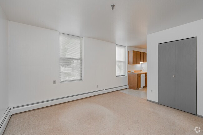 1BR,1BA - 400SF - Living Room - 501 W Franklin Ave