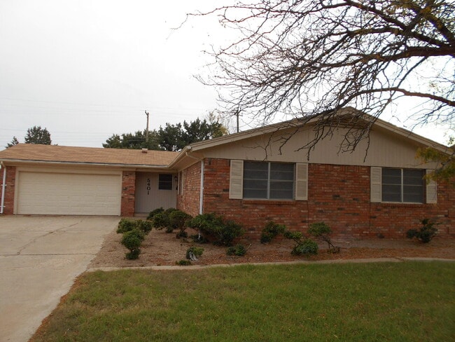 Photo - Spacious 3/2/2 Near Preston Smith Park