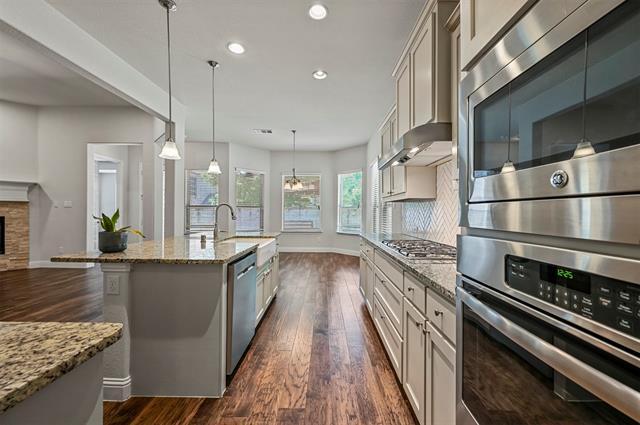 Photo - 3000 Crestwater Ridge