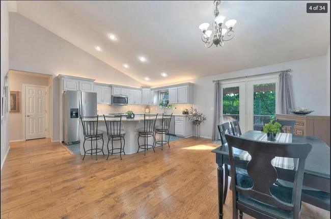 Photo - 4 Blenheim Ln