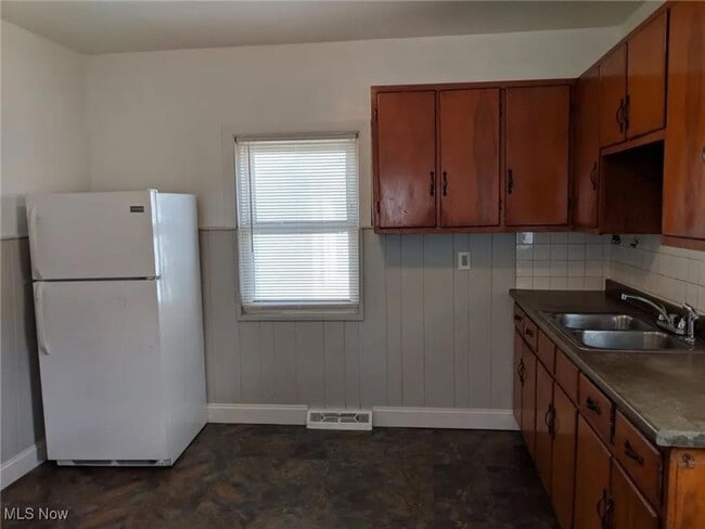 Photo - 3 BD / 2 BA House for Rent- Cleveland