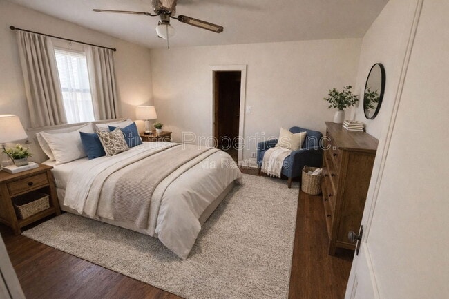 Photo - 903 E 8th St