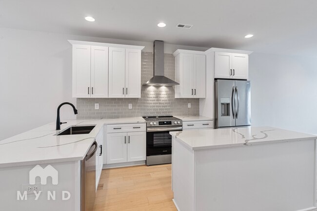 Photo - 2242 N Graham St