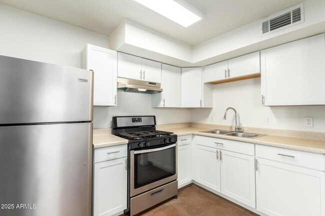 Building Photo - 616 S Bellview Unit C Rental