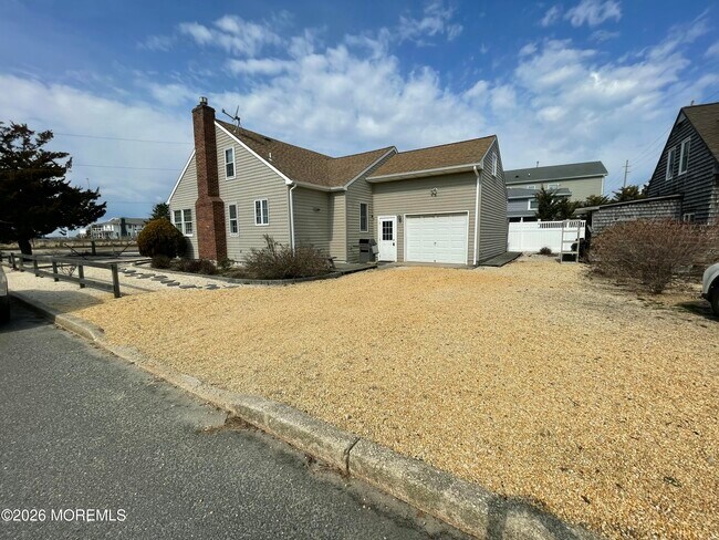 Photo - 207 Bay Blvd