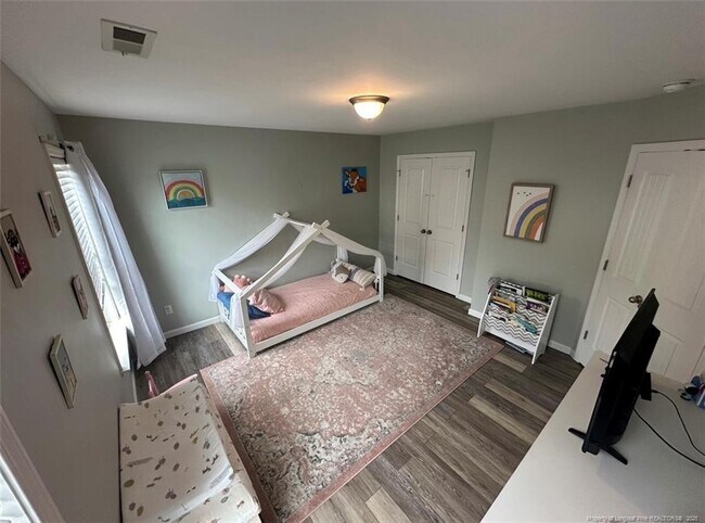 Photo - 112 Bicentennial Way