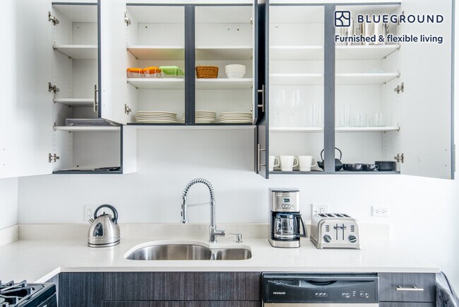 Photo - 630 W Lake St Unit FL4-ID342