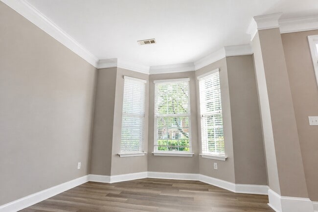 Photo - 10132 Montrose Dr