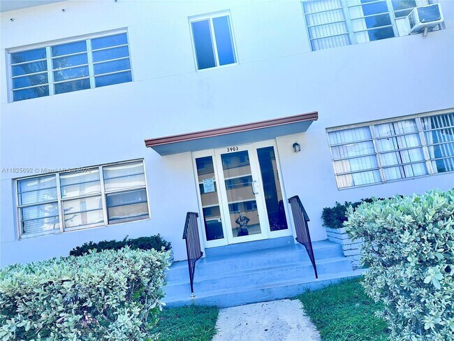Photo - 3903 W Flagler St Unidad A8 Rental