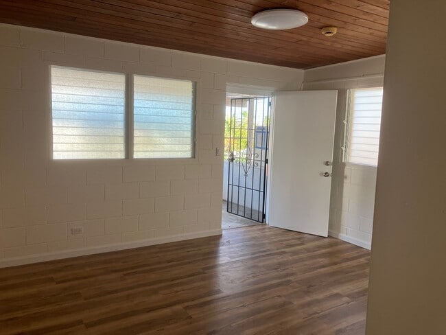 Building Photo - 1570 Pohaku St Unit D Rental