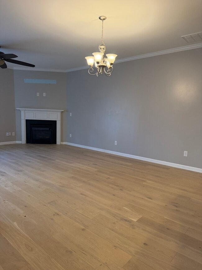 Photo - 550 Libson St