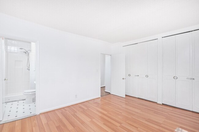 Photo - 210 Lake Shore Rd Unit 3