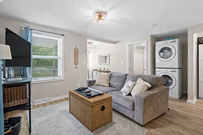 7525 Lake Rd E Unit SI ID1496052P