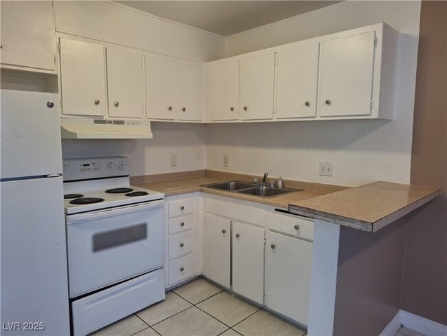 Photo - 489 North Cir Unidad 2