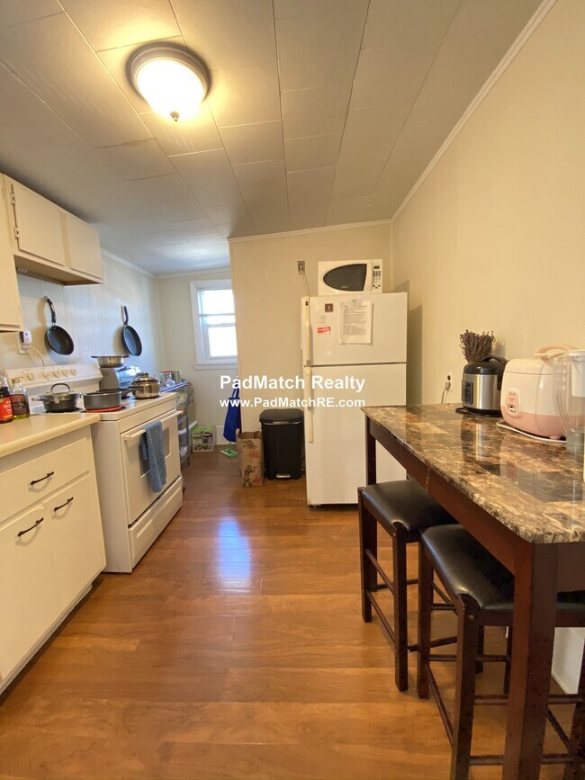49 Boylston St