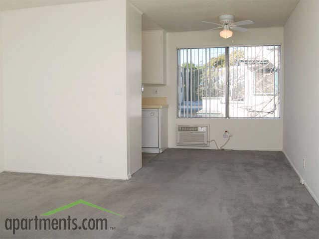 Hollywood Royale Apartments