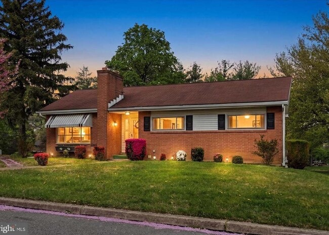 Photo - 904 Crestview Ave