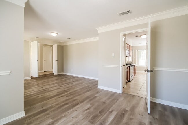 Photo - 1235 Park Ln
