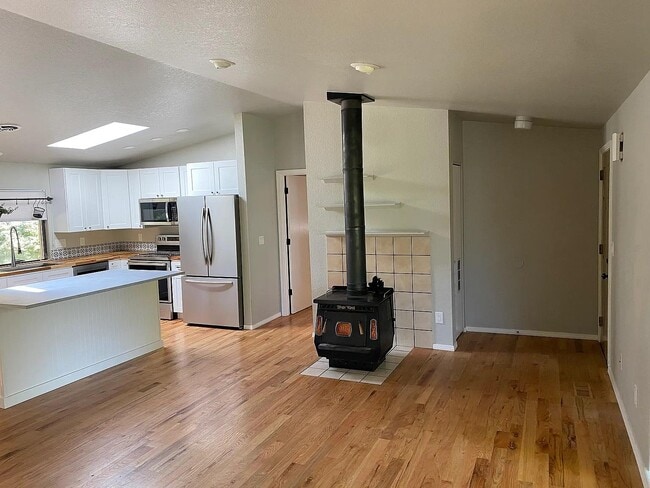 Photo - 1617 Valley W Ave