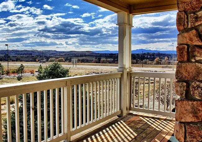 Photo - 6013 Castlegate Dr W