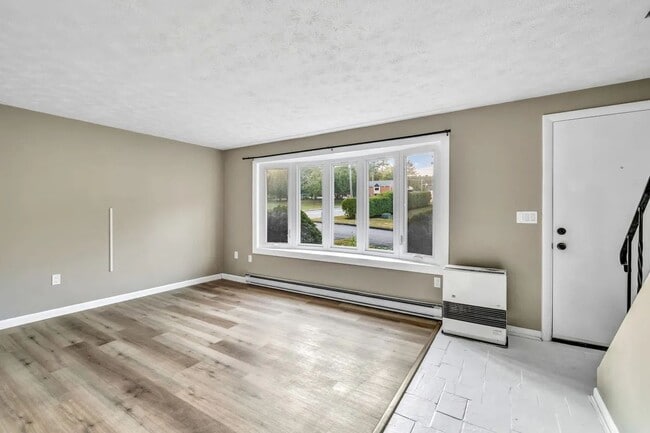 Living room - 375 Bridgton Rd Unit #43