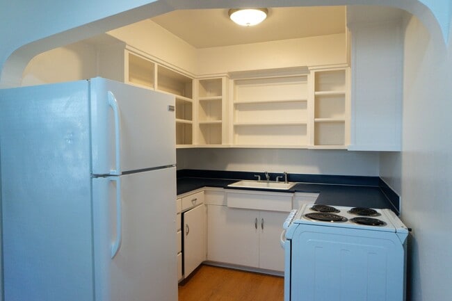 Photo - Study, Sleep, Repeat — Vintage 2-Bedroom N... Unidad 002W