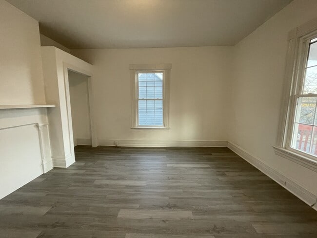 Photo - 852 Brook St House