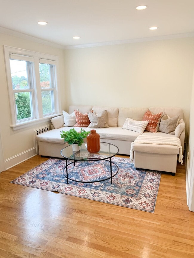 Building Photo - 93 Lakeview Ave Unit ID1327723P