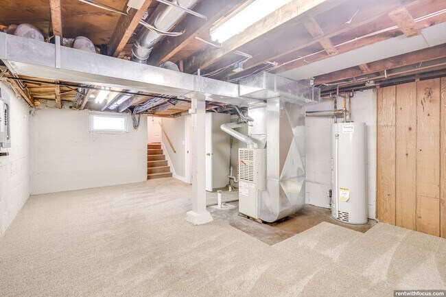 Photo - 1202-1318 Summit Ave.